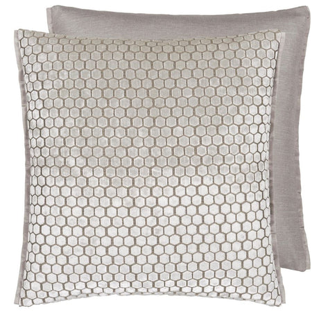 Jabot Oyster Cushion