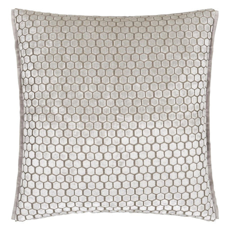 Jabot Oyster Cushion