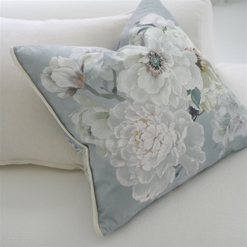 Fleur Blanche - Platinum - Cushion - 20" x 20"