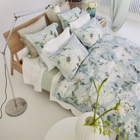 Designers Guild Fleurs Blanche Platinum Bedding - Shown overhead view