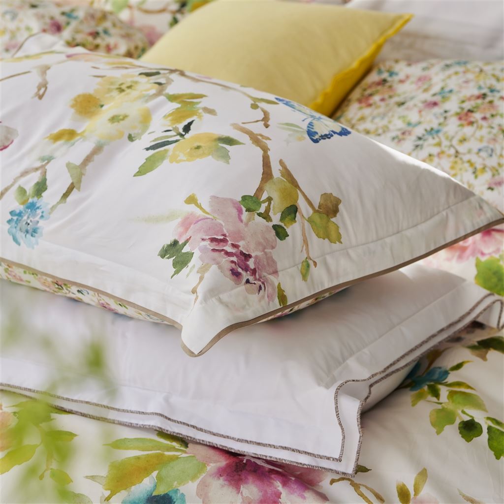 Pillow Shams stacked - Designers Guild Fiore D'acqua Peony Bedding