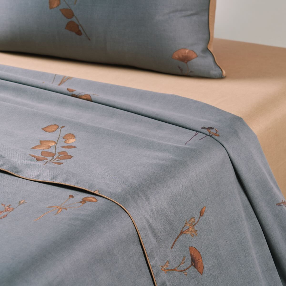 Hugo Boss Midnight Flowers Bedding by Yves Delorme