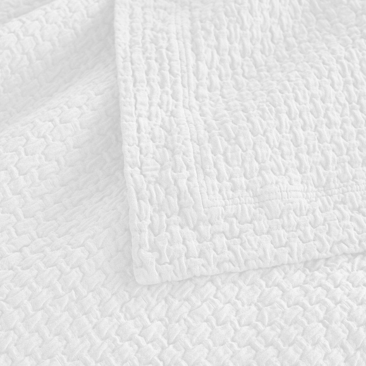 Peacock Alley Juliet White - Detail of Matelasse Coverlet