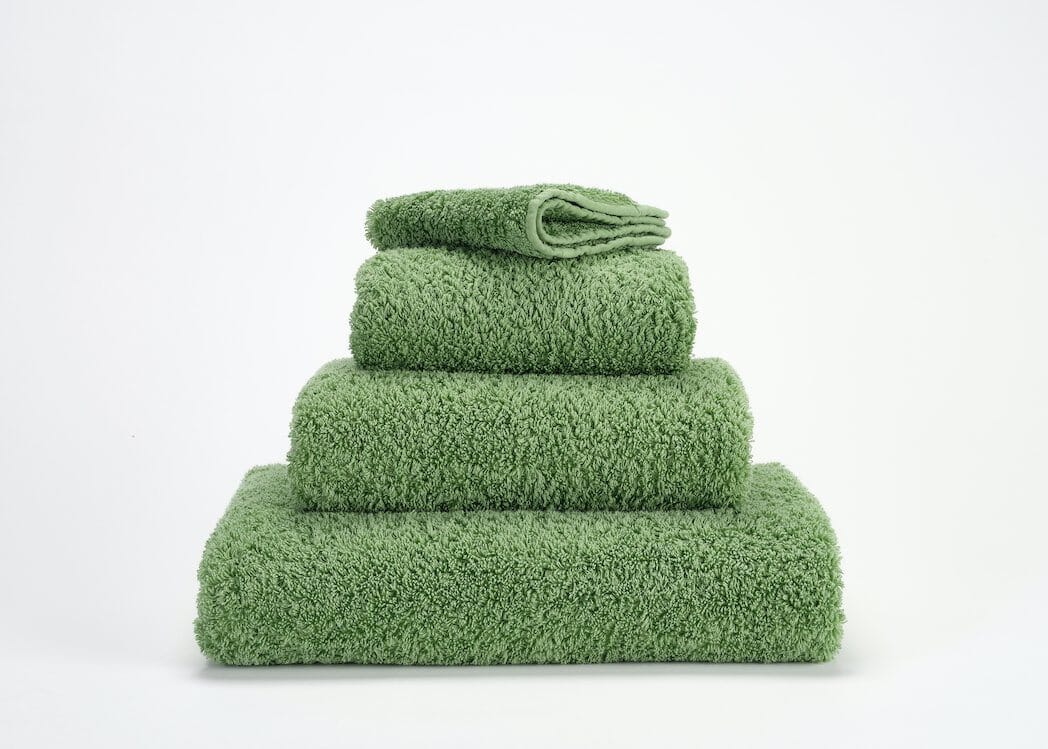 https://www.figlinensandhome.com/cdn/shop/files/fig-linens-abyss-habidecor-super-pile-bath-towels-forest-205_1e8ae024-c153-454a-91e2-ae75c4dce7f6_1200x.jpg?v=1688640188