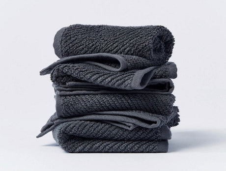 Coyuchi Air Weight Shadow Dark Grey Organic Bath Towels | Fig Linens