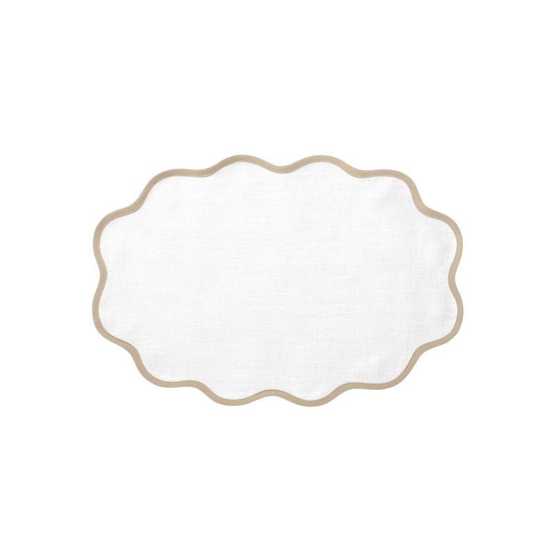 Matouk Placemat - Scallop Edge Oval Placemat in White with Oat Trim