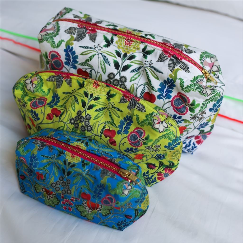 Brocart Decoratif Lime Medium Toiletry Bag