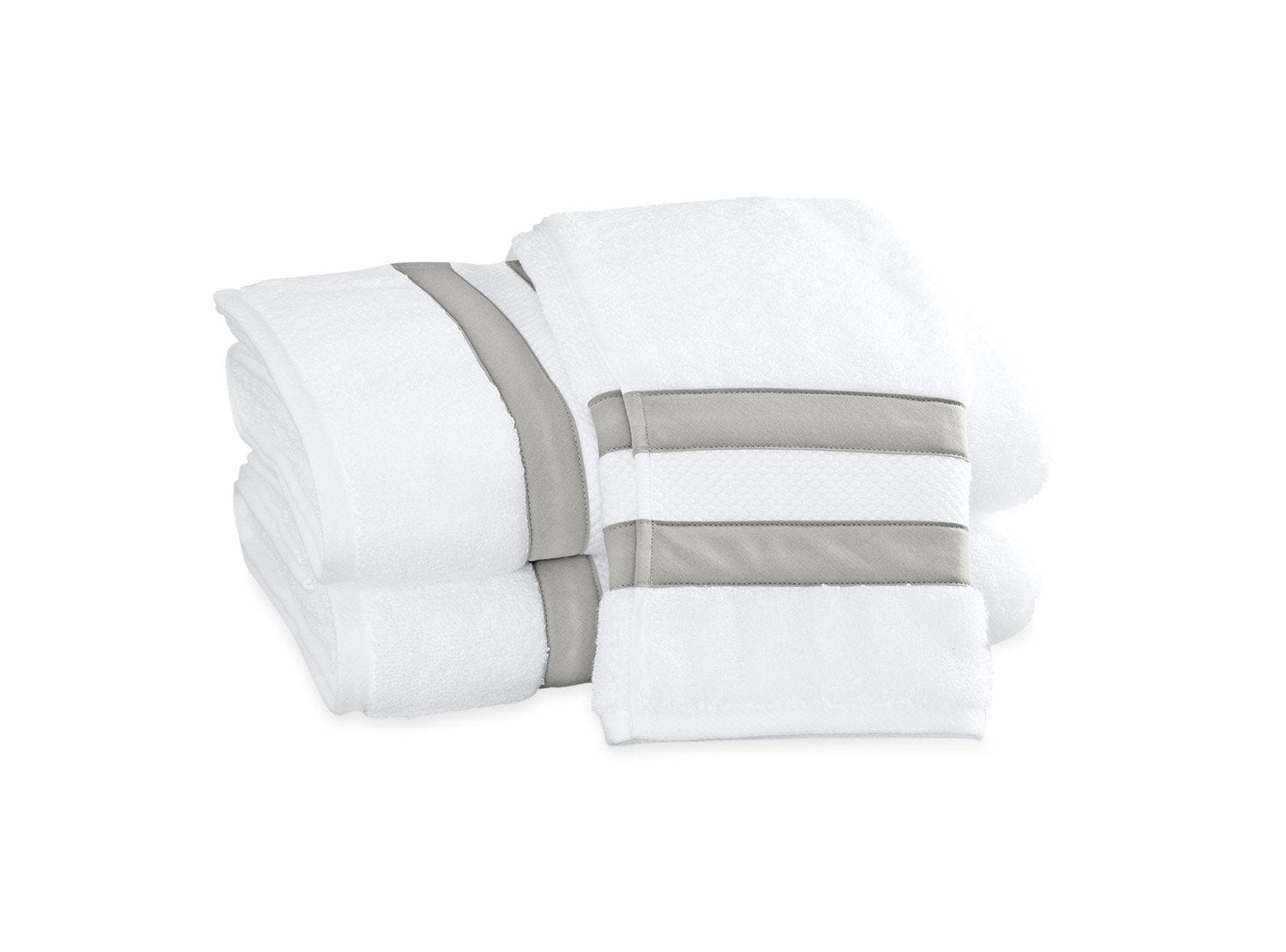 https://www.figlinensandhome.com/cdn/shop/products/Matouk_Marlowe_Linen_Bath_Towels_FigLinens.jpg?v=1692350676