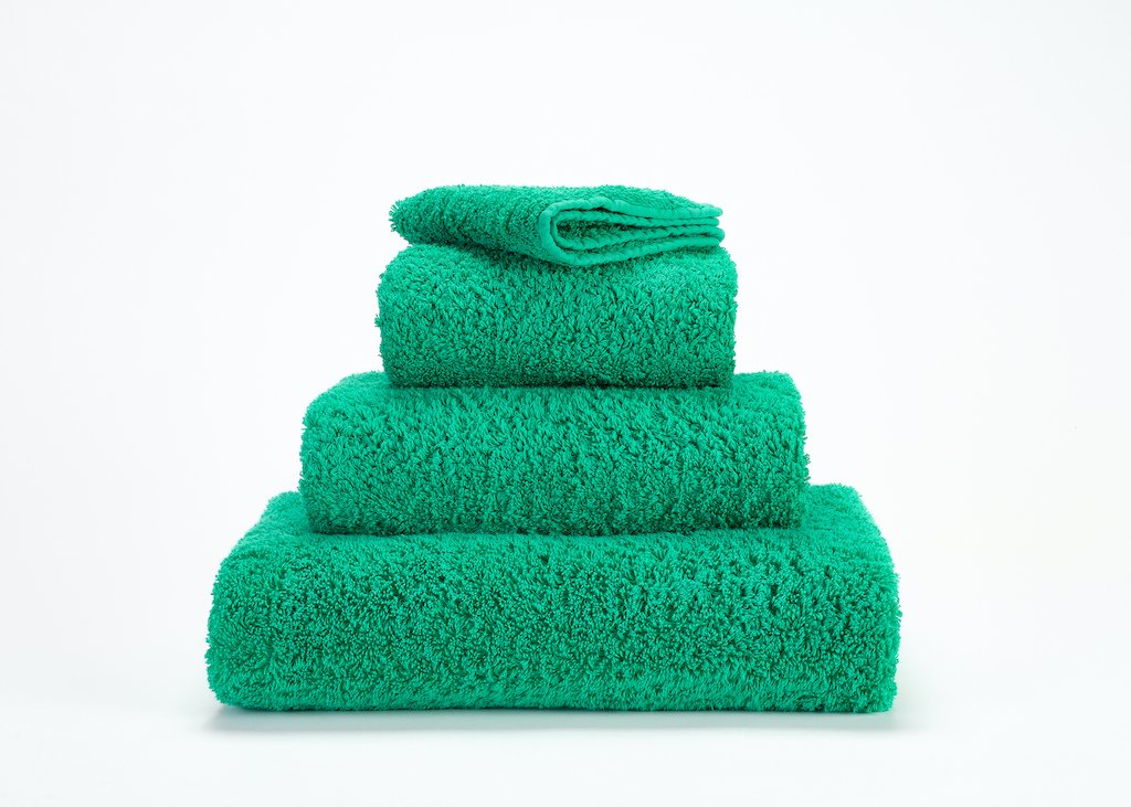 https://www.figlinensandhome.com/cdn/shop/products/fig-linens-abyss-habidecor-super-pile-bath-towels-emerald-230_cc96887f-7fdf-47c8-8b4e-238c91107301_1200x.jpg?v=1692055459