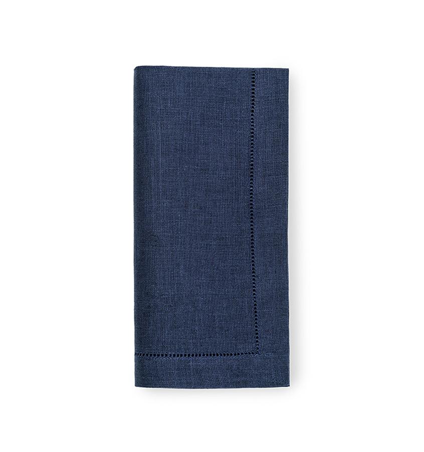 https://www.figlinensandhome.com/cdn/shop/products/fig_linens_-_sferra_sferra-festival-set-of-four-dinner-napkins-902nap20x20-midnight-silo_ac05a6f1-1474-46ca-a7f7-2f10d9386ebf_1200x.jpg?v=1691987879